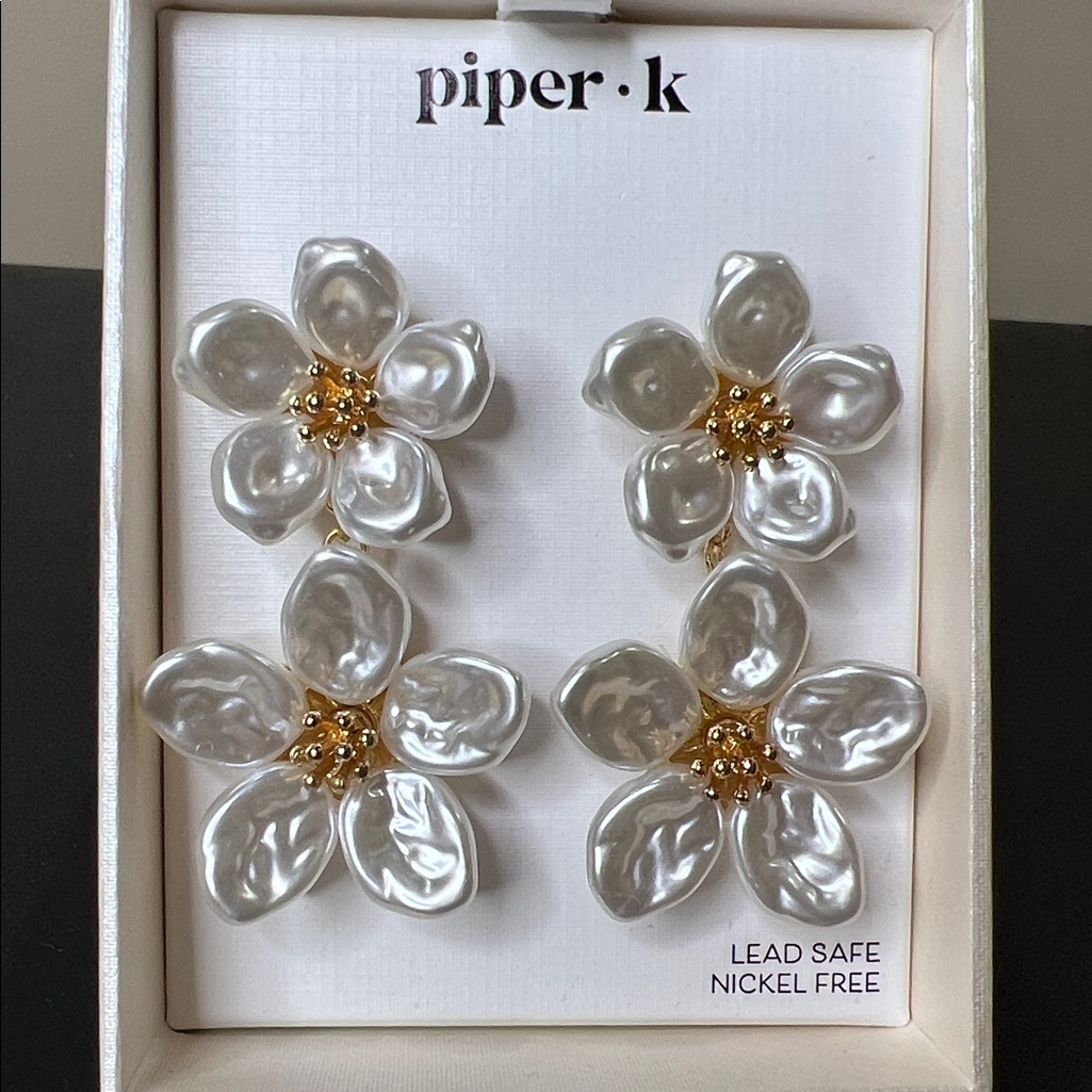 Piper K | Chunky Flower Dangle Earrings